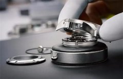 亨利慕时手表表带掉色处理技巧是什么（保养与修复方法详解）